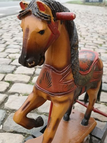 OldandNewCheval de bois